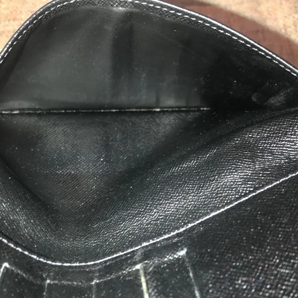 LOUIS VUITTON Black Taiga Leather Long Thin Bifold CC Wallet MI0025